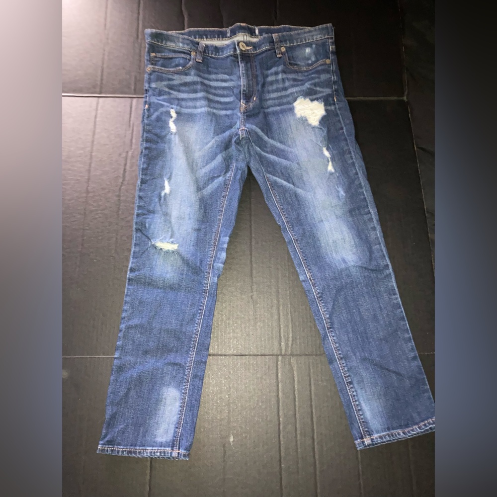 Women's Blue Distressed Cropped Jeans